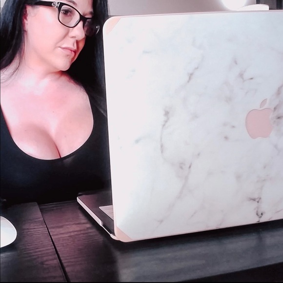 Meet your Posher, Michelle - Picture 2 of 4